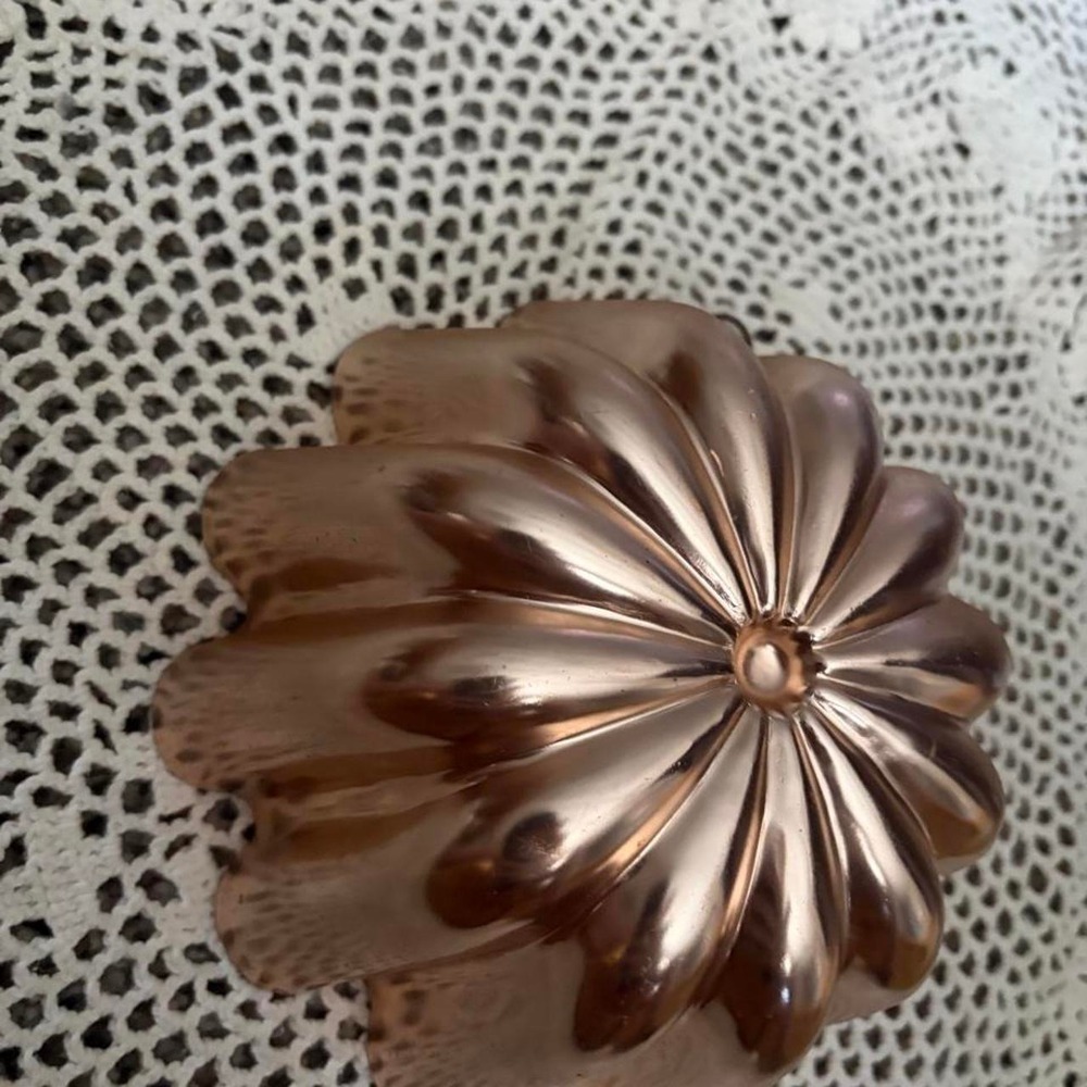 Vintage Copper Mold - Picture 2 of 5